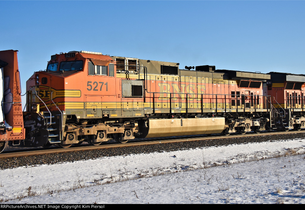 BNSF 5271